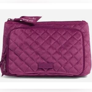 NWT VERA BRADLEY COMPACT ORGANIZER IN MAJESTIC MAGENTA VELVET.